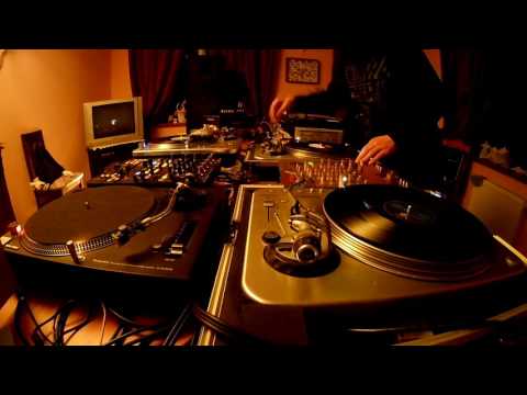 Old school techno Freestyle DJ session b2b 4 decks #beatmatching #f2f #djset #djs #techno #vinyl