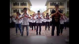 preview picture of video 'Thi nhảy hiện đại THPT Chuyên LHP - Nam Định. SBD 01: Lớp 11A1 Nhảy cùng Zin Zin'