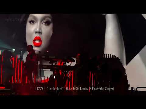 James Ross @ Lizzo - "Truth Hurts" -  www.Jross-tv.com (St. Louis) With Zuri (Bass) & Lynette (Keys)