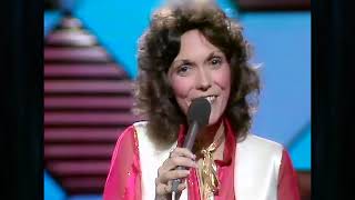 The Carpenters - Merry Christmas Darling (Bruce Forsyth&#39;s Big Night 1978) - live
