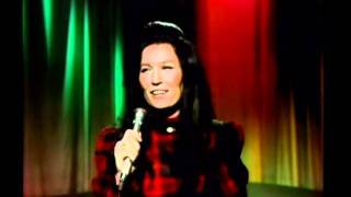 Loretta Lynn What Makes Me Tick