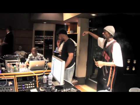 Snoop Dogg DJ Quik The D.O. C. BattleCat & DJ Pooh for Dr Dre's Detox (2).mp4