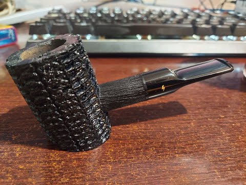 Flash unboxing of Missouri Meerschaum x Moonshine (Briarworks) Blackout Cob Pipe - No commentary