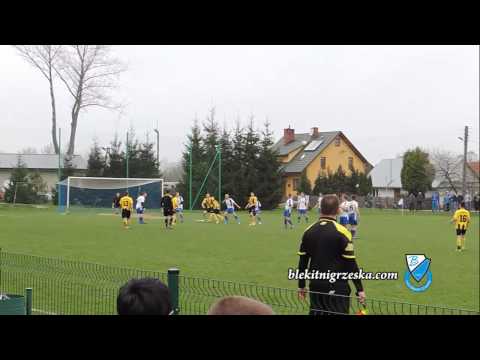 Błekitni Grzęska   Santos Piwoda 05 04 2014 bramka dla Santosu na 0 do 1  2 1