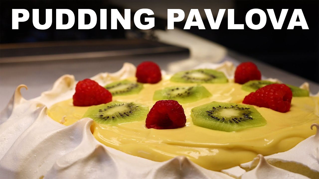 Pavlova with pastry cream