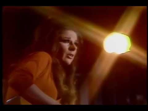 Bobbie Gentry sings 'Ode To Billie Joe' live on the Andy Williams Show 1971