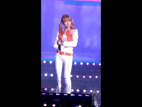 [Fancam] 100327 Jessica SNSD - Gee@Mister World 2010 Final