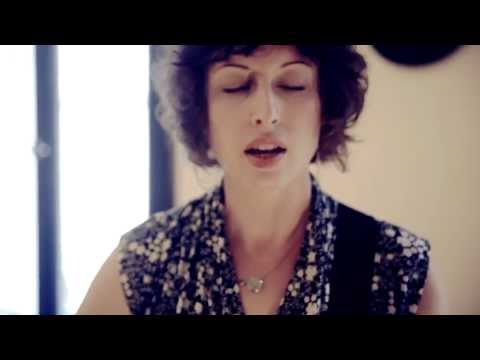 #547 Lauren Hoffman - Out of the Sky, Into the Sea  (Acoustic session)