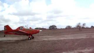 preview picture of video 'Aeroporto Jenipapo Avião faz pouso de emergência e decola do Aeroporto Jenipapo em  Aroeira.MPG'