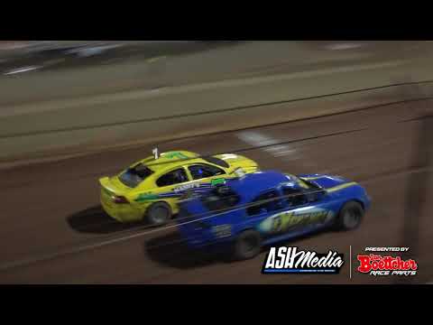 Thrills and Spills | 11th June 2016: Carina - 2015/16 Queensland Modified Sedan Title (Night 1)