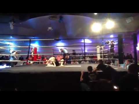 Will Bravery vs Lee Vidler MMA (first fight) ROUND 1