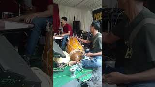 Download lagu Aksi Penabuh Kendang Jaipong Ulin Gedug Niru Tripingan#Daunpuspa#Shorts mp3
