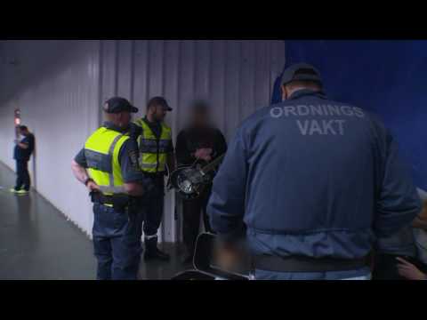 Tunnelbanan | Väktarna stoppar musikanterna i tunnelbanan