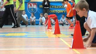 preview picture of video 'I Halowy Turniej Sportowo-Rekreacyjny klas I-III Szkół Podstawowych Słupca 2014'
