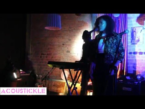 Ella Knight - Chocolate live at Acoustickle Nottingham