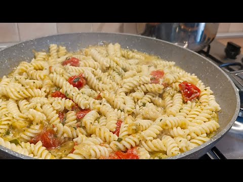 Ricetta Pasta con Crema di Zucchine e Pomodorini