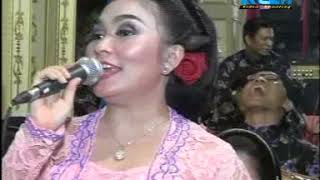 Download lagu Sinden Maratus Tembang Kangen. Campurtsari MEKAR ASRI mp3