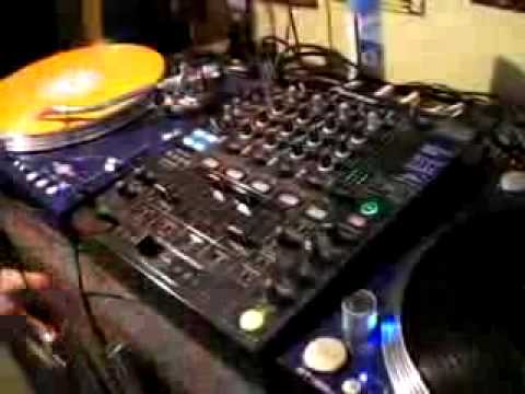 Dj Ricky Vs. Dj Carras @ Por La Face.avi
