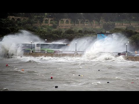 Video Thumbnail: Sturm Harry trifft Malta: starke Winde und hohe Wellen