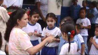 preview picture of video 'Marcial Serrano - Participación de los niños de Pre-Kinder y Kinder (2011)'