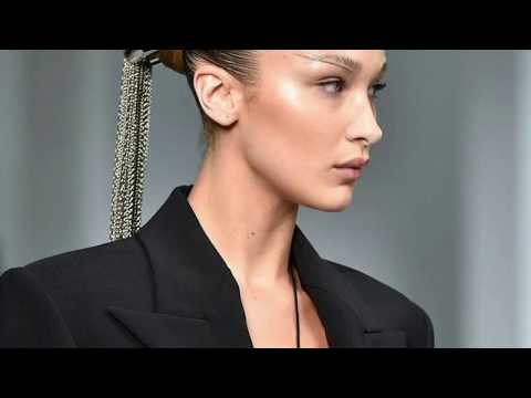 20 Bella Hadid Best Look Spring/Summer Fashion Week 2020 #FashionShow #NYFW #Fashion