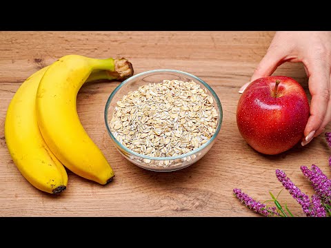 Oatmeal, apples and bananas. A quick and very healthy breakfast made with oatmeal.