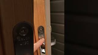 how to unlock/lock the door