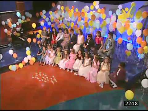 Gala "VREAU SA CANT" - Stau si privesc