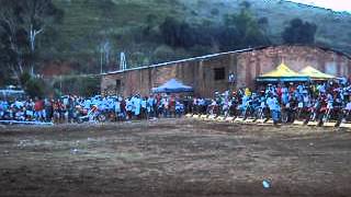 preview picture of video 'Motocros em Jampruca categoria importada (largada com tombo)'