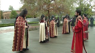 Հայոց ցեղասպանության առաջին հուշարձանը Մայր Աթոռ Ս. Էջմիածնում