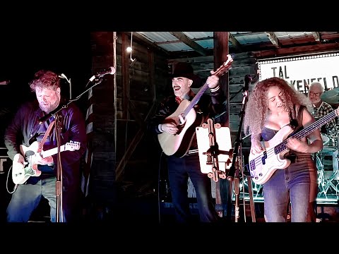JD Simo & Tal Wilkenfeld Tear Up "Come In My Kitchen" - LIVE in Nashville (Part 2)