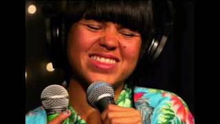 Bomba Estéreo - El Alma Y El Cuerpo