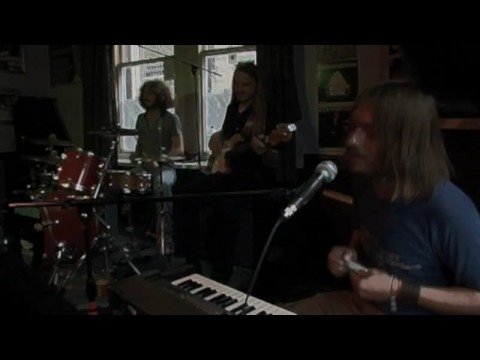 The Travelling Band - Sweet City