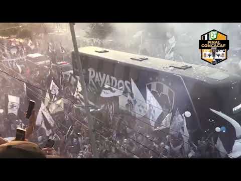 "Rayados | Llegada de Monterrey al BBVA | ONCE Diario" Barra: La Adicción &bull; Club: Monterrey &bull; País: México