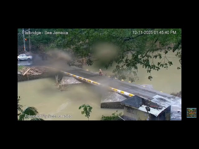 URGENTE: Homem cai de viatura da polícia em rio, e o mistério permanece!