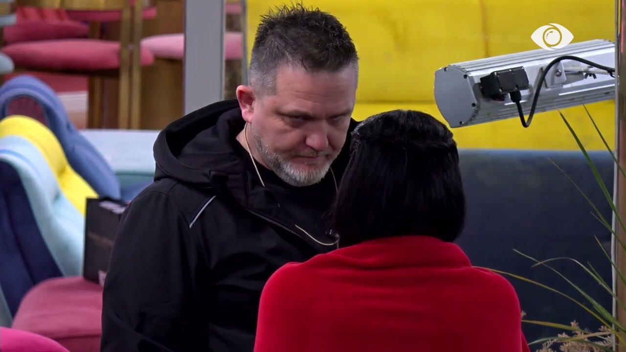 “Thjeshtë ndihu rehat”/ Juli bisedon me Erjolën: Falsitet është me thënë...