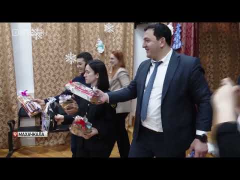 Новогодние подарки для воспитанников школы-интерната