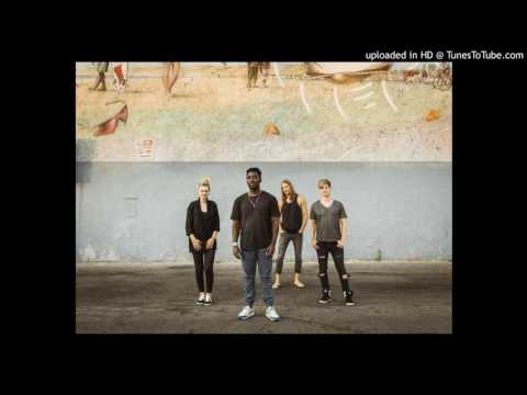 Videoclip de Price of Gasoline (AUTOMATO Remix) — Bloc Party