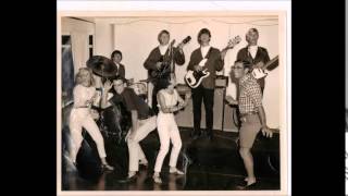 Willie Dixon    ~   ''Rock Me'' & ''I Don't Trust Nobody''  Live 1974