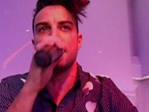 ARIS MAKRIS LET ME ENTERTAIN YOU - STASOU