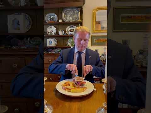 When eating a burger, do you use a knife & fork, like I do when dining at Green King?#etiquettecoach