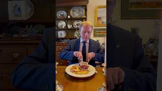 When eating a burger, do you use a knife &amp; fork, like I do when dining at Green King?#etiquettecoach