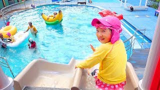 Download lagu Boram play Giant Water Slide and Swimming Pool... mp3