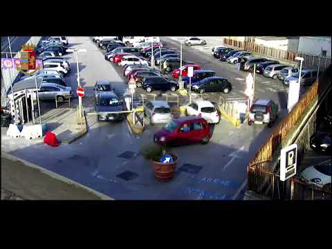 Napoli, scoperta la 'truffa del parcheggio': il 'giro biglietti' fruttava migliaia di euro al mese