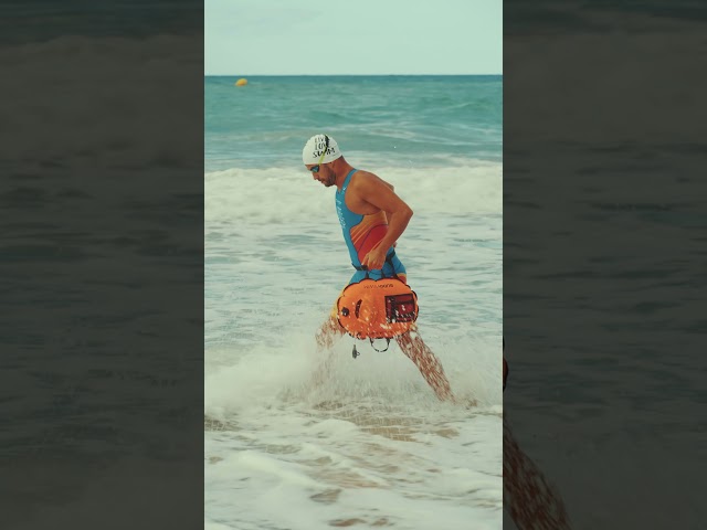 Vídeo relacionado con BUDDYSWIM Boya de Natación Hydrastation Pro para Aguas Abiertas con Vejiga de Agua de 1L