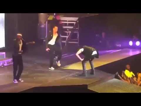 Justin Bieber Vomiting She's﻿ pregnant  2012