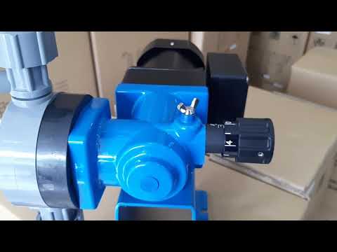 Máy bơm định lượng giá rẻ Nhật Bản BX 20 PVC Bảo hành 12 tháng