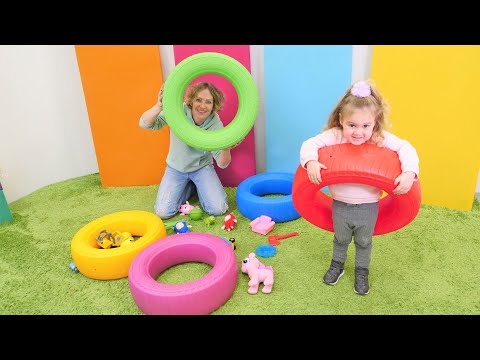 Spielen und Lernen mit Nicole. Wir räumen unsere Spielsachen auf. Lehrreiche Kindershow auf Deutsch