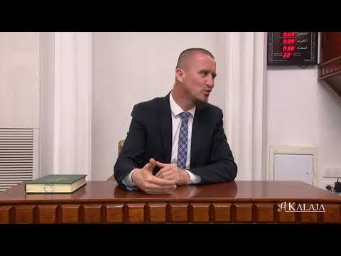 Nëse jemi të ftuar dhe na serviret alkol në tavolinë, si të veprojmë? - Dr. Imam Ahmed Kalaja