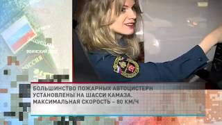 Елена Попова (ведущая)